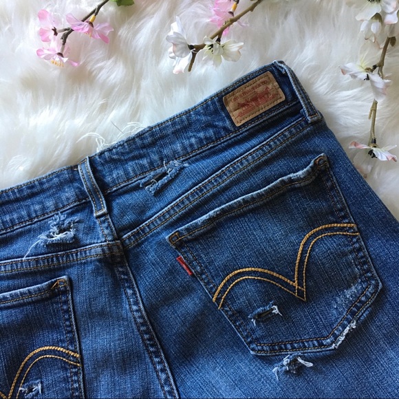 Levi’s Superlow 518 Distressed Jean Shorts Sz 11 - Picture 3 of 9